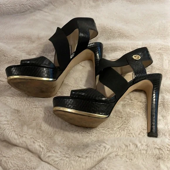 Michael Kors Platform Leather Heels - 6M - Picture 2 of 3